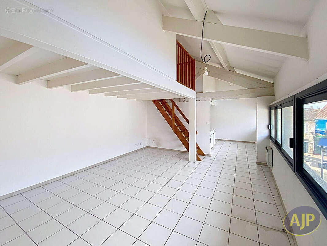 Lesparre Medoc Appartement T3 DUPLEX 56m2 - photo 3