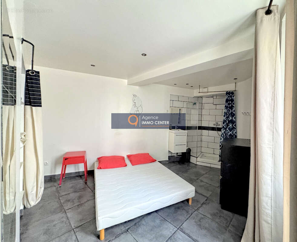 Appartement à SOLLIES-PONT