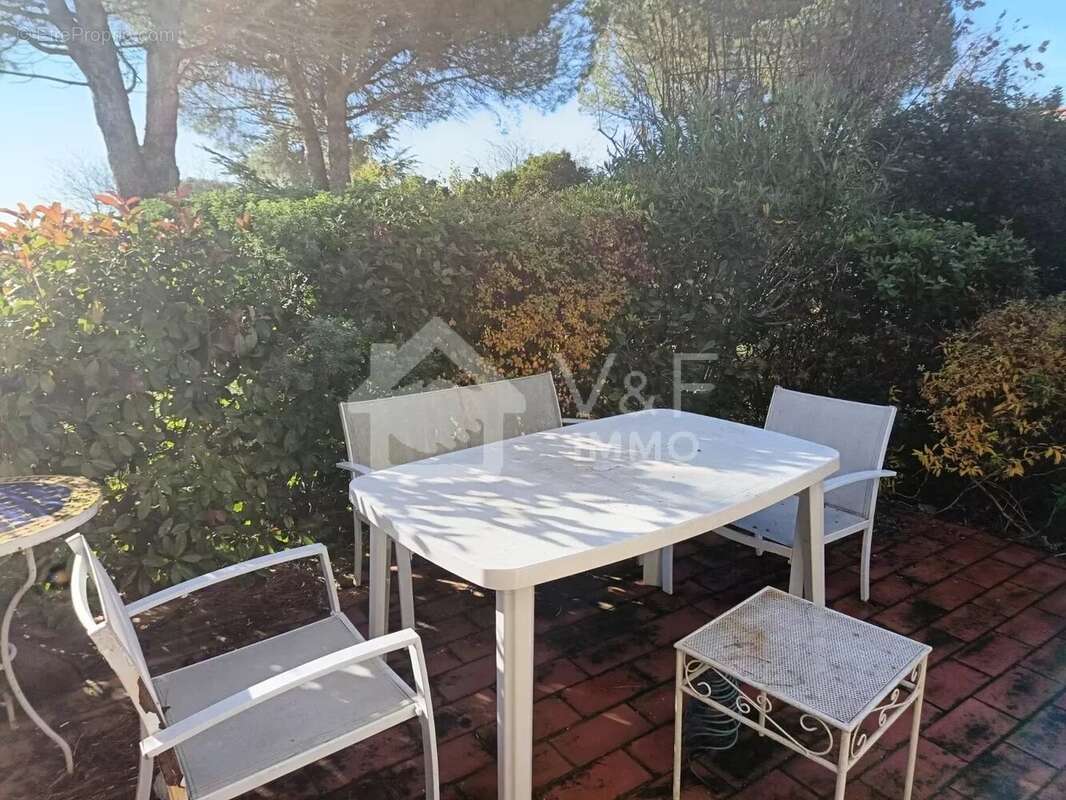 Maison à LAUZERVILLE