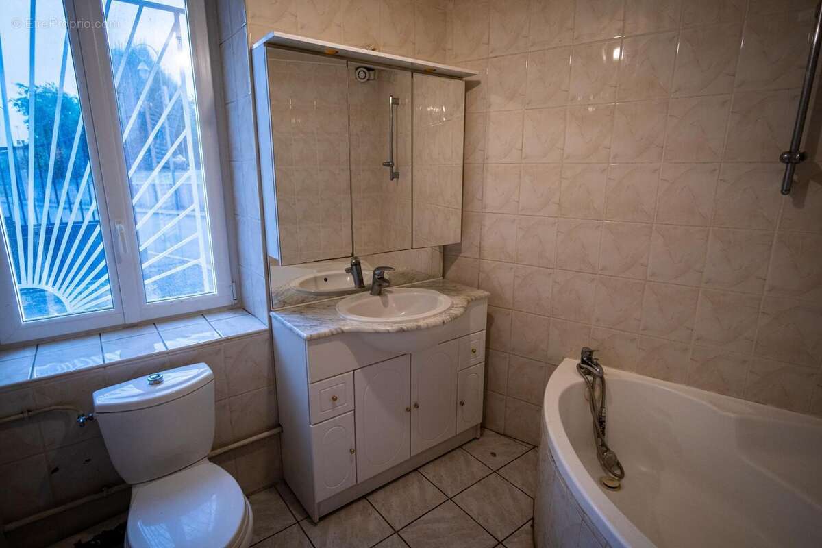 Photo 6 - Maison à LIMAS