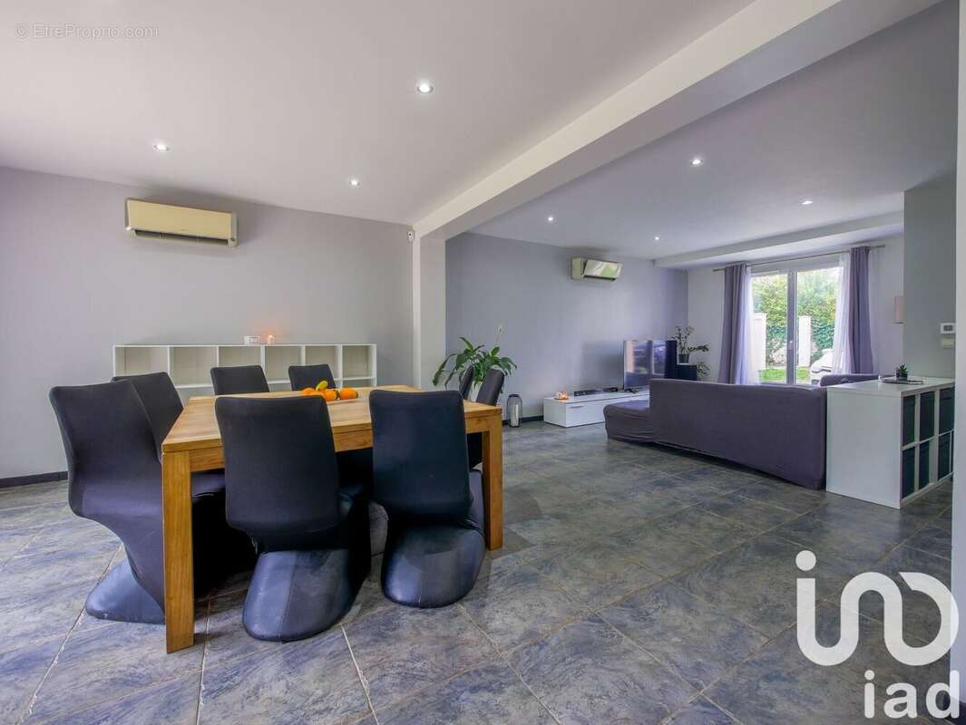 Photo 2 - Maison à VARREDDES