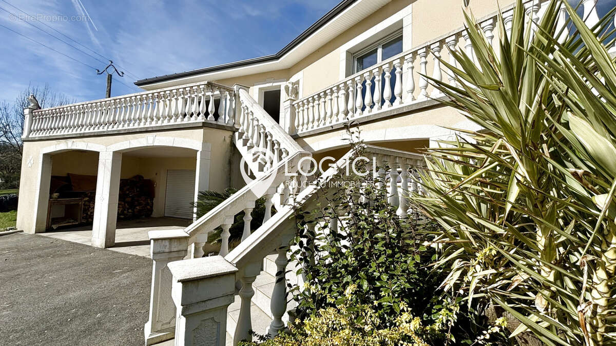 Maison à VIELLENAVE-D'ARTHEZ