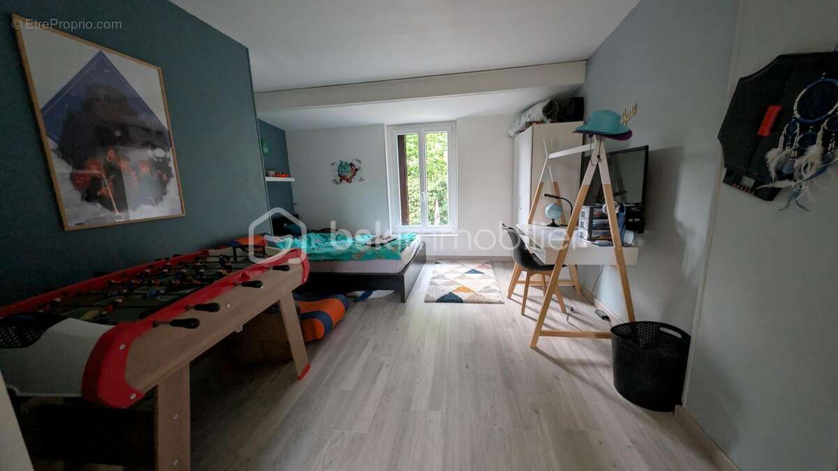 Maison à LA CELLE-SUR-MORIN