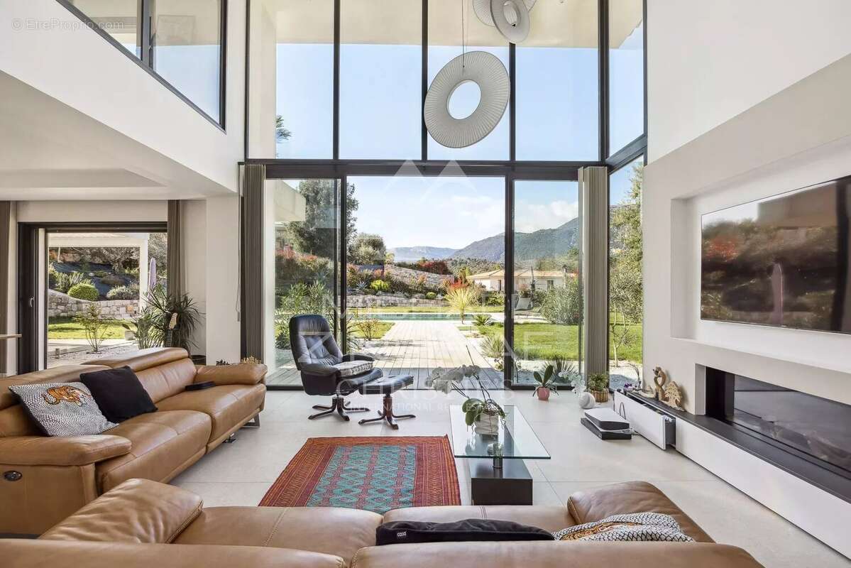 Villa contemporaine dans un secteur résidentiel recherché - photo 4