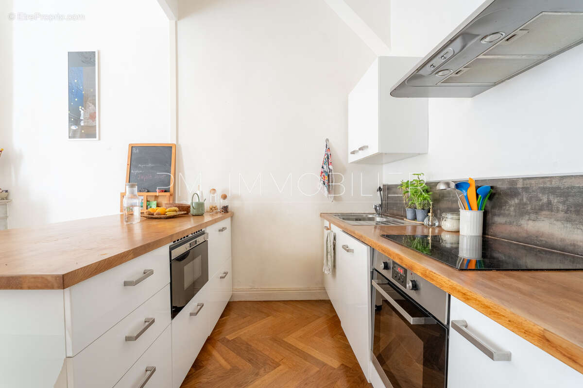 Appartement à MARSEILLE-1E