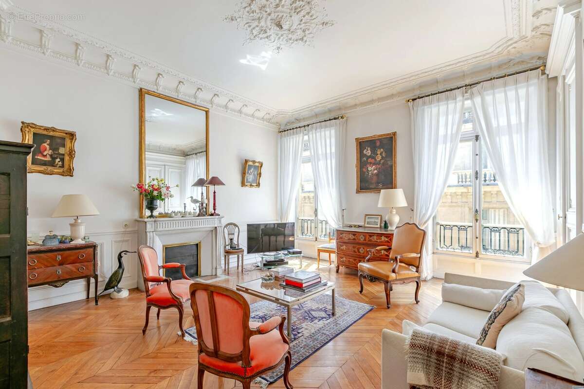 Monceau.  Appartement  lumineux de 4 pièces de 117m² en étage élevé. - photo 7