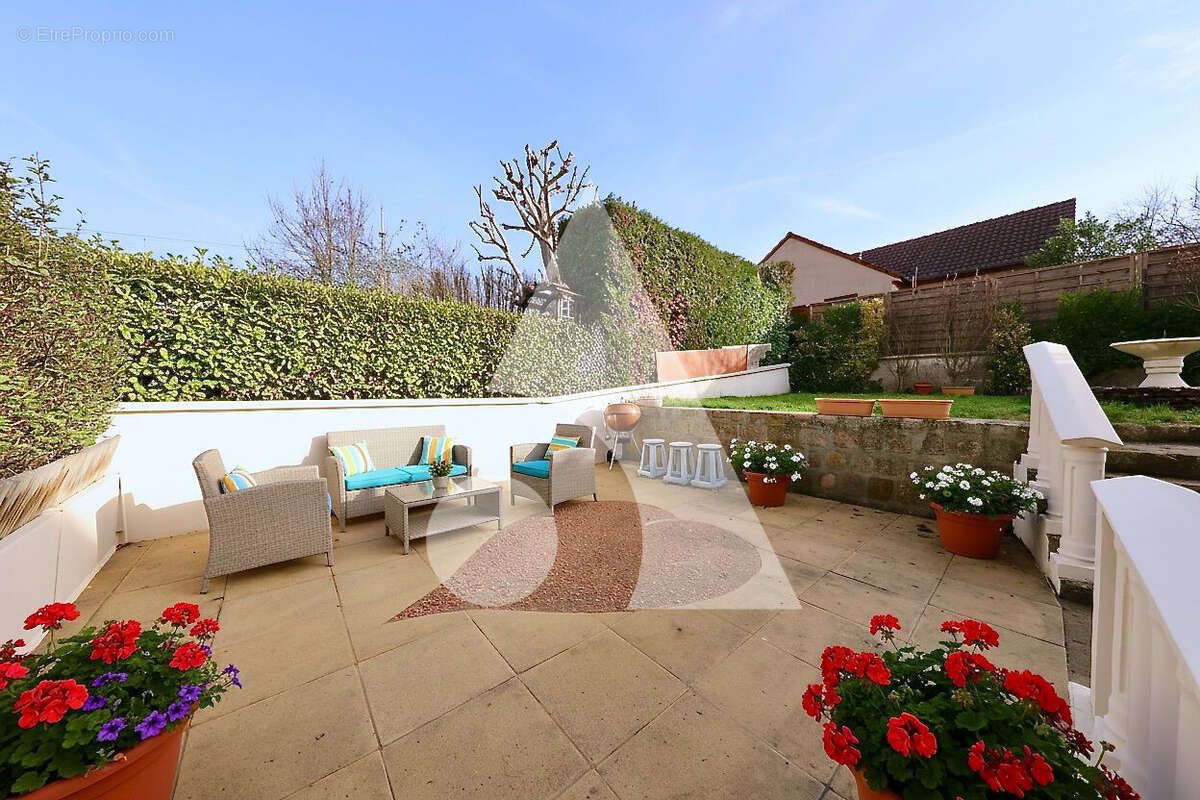 Maison à CORBEIL-ESSONNES