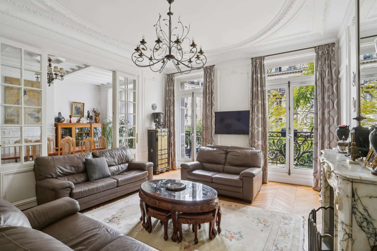 Wagram 75017 - 5 pieces - 149 m2 + balcon - photo 2