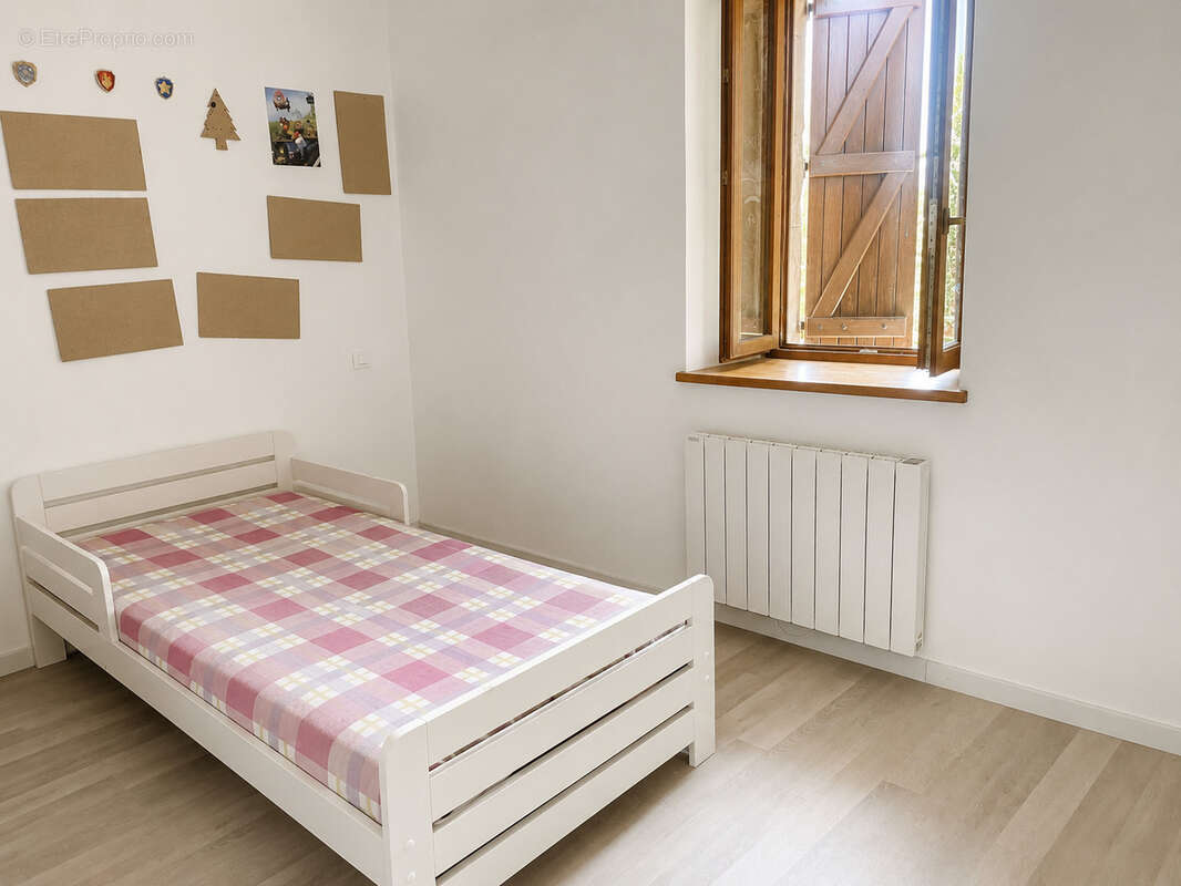 Maison en pierre avec grange // cour // centre mirebeau - photo 9