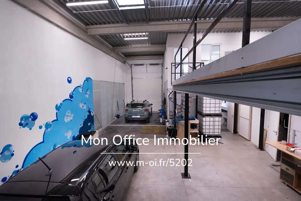 Référence : 6566-NAM. - Local Professionnel Z.A Les Milles - photo 3