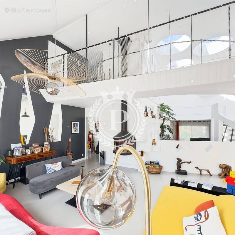 Maison à L'HAY-LES-ROSES