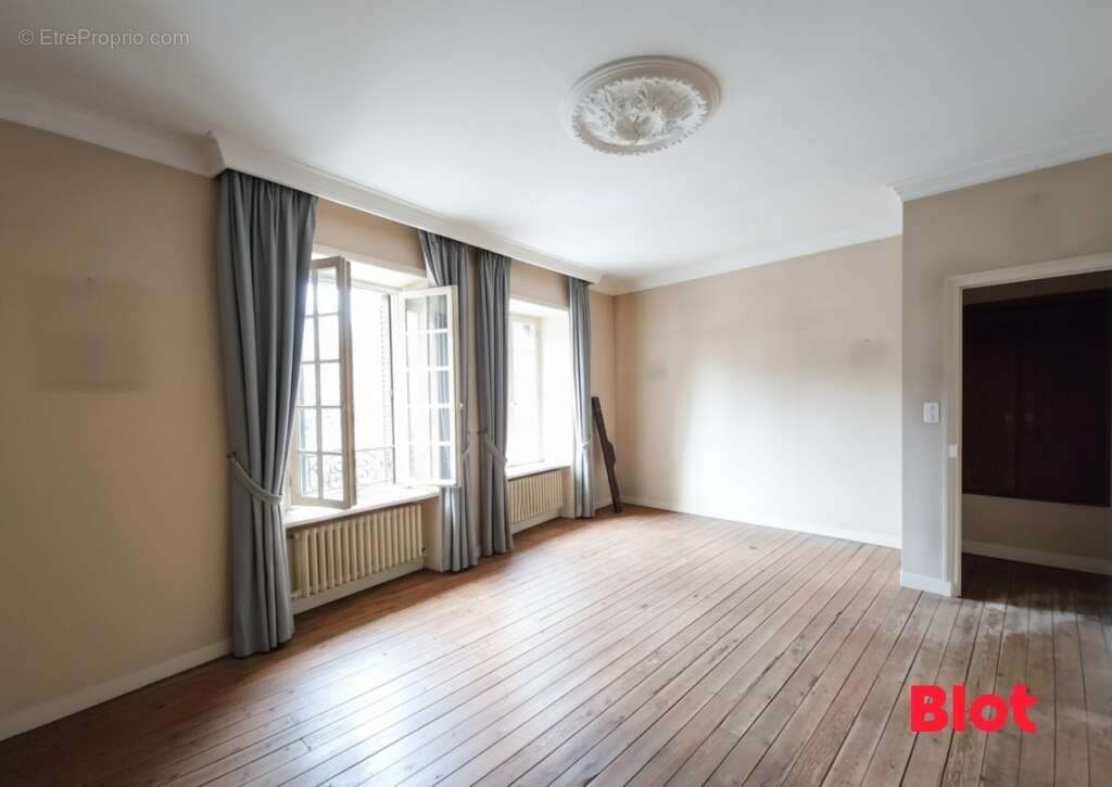 Maison à MINIAC-MORVAN