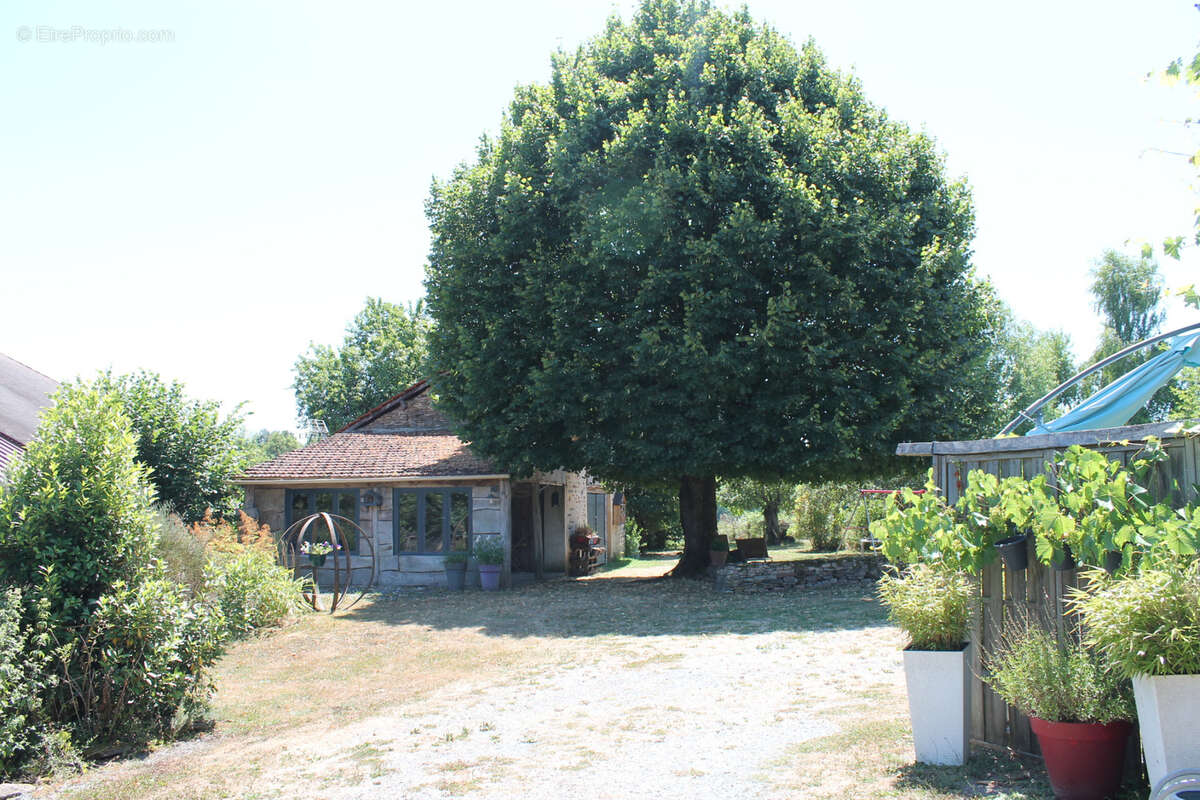 Fermette rénovée avec gites et piscine . - photo 23