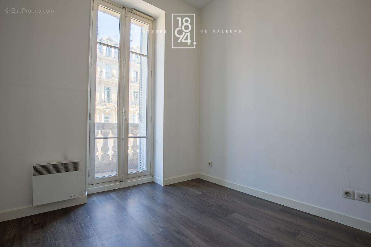 Appartement à MARSEILLE-2E