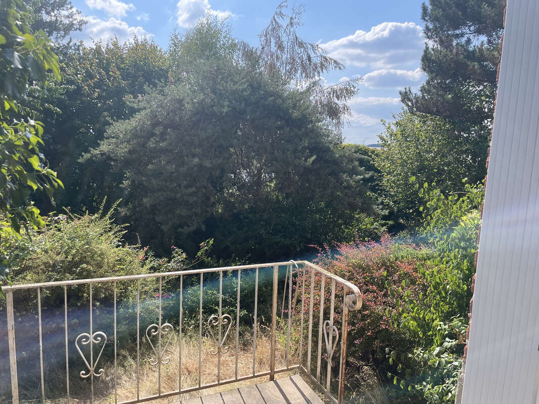 Rare, saint-etienne appartement en  rez de jardin  avec 300 m2 d'exterieur - photo 6