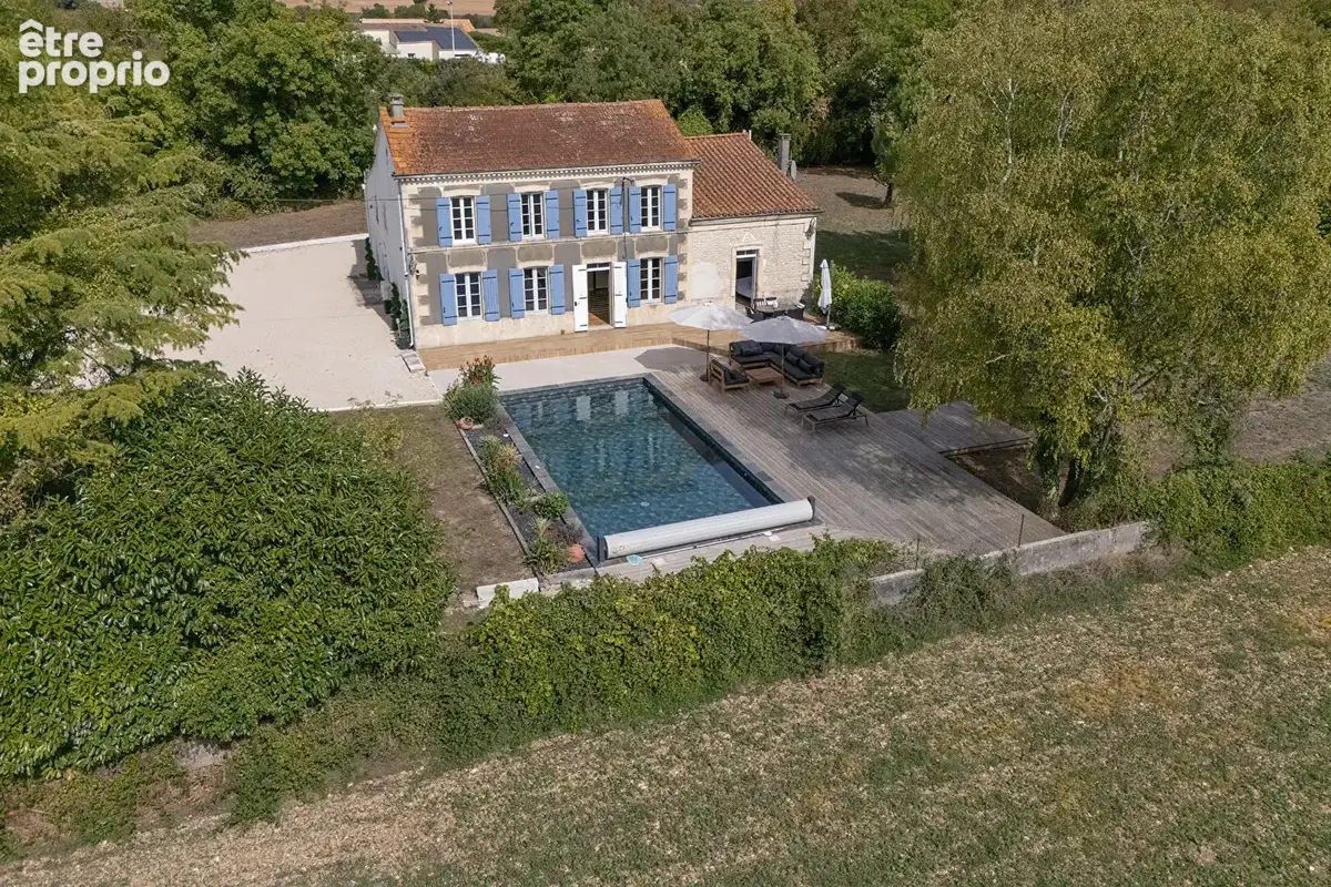 Photo Maison à Saint-Denis-Du-Pin au prix de 325 000€