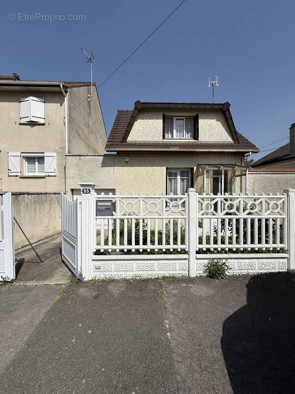 Maison à LE BLANC-MESNIL