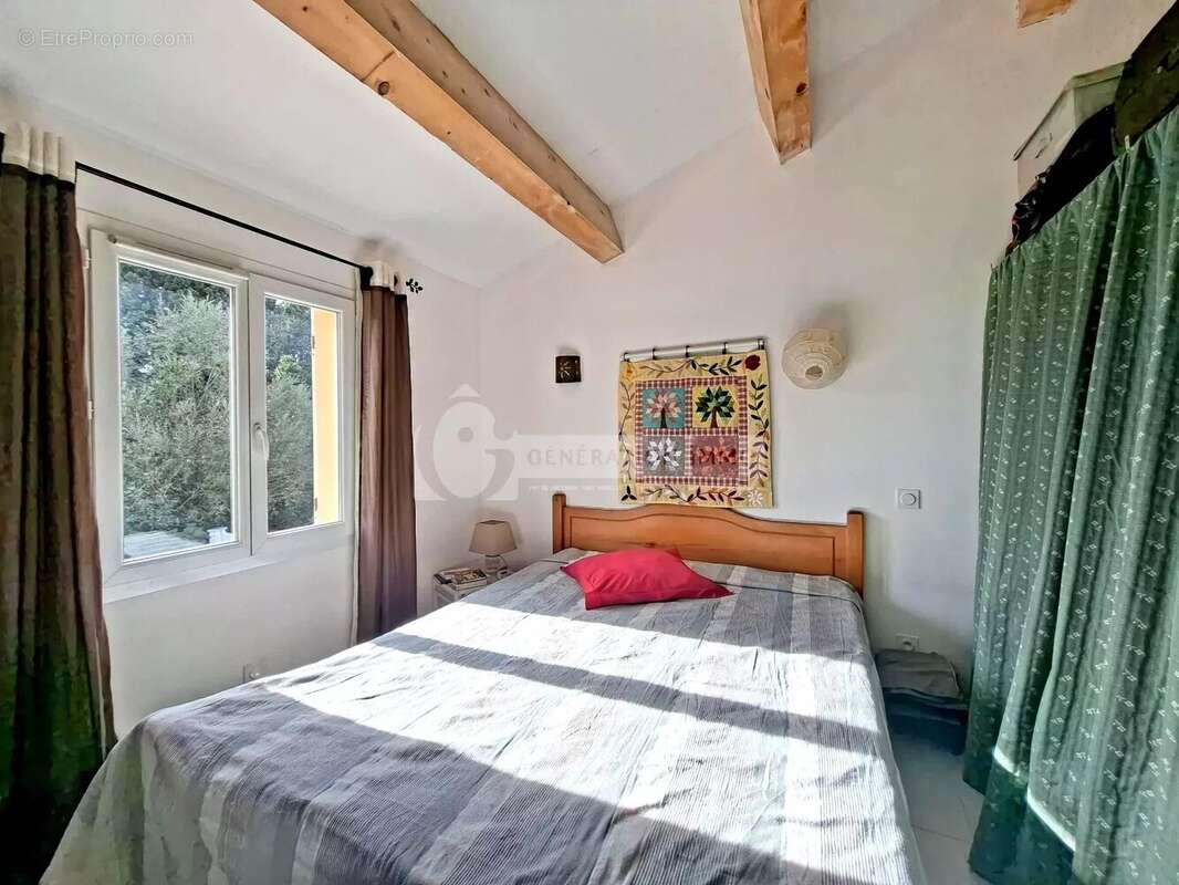 Maison à FONTVIEILLE