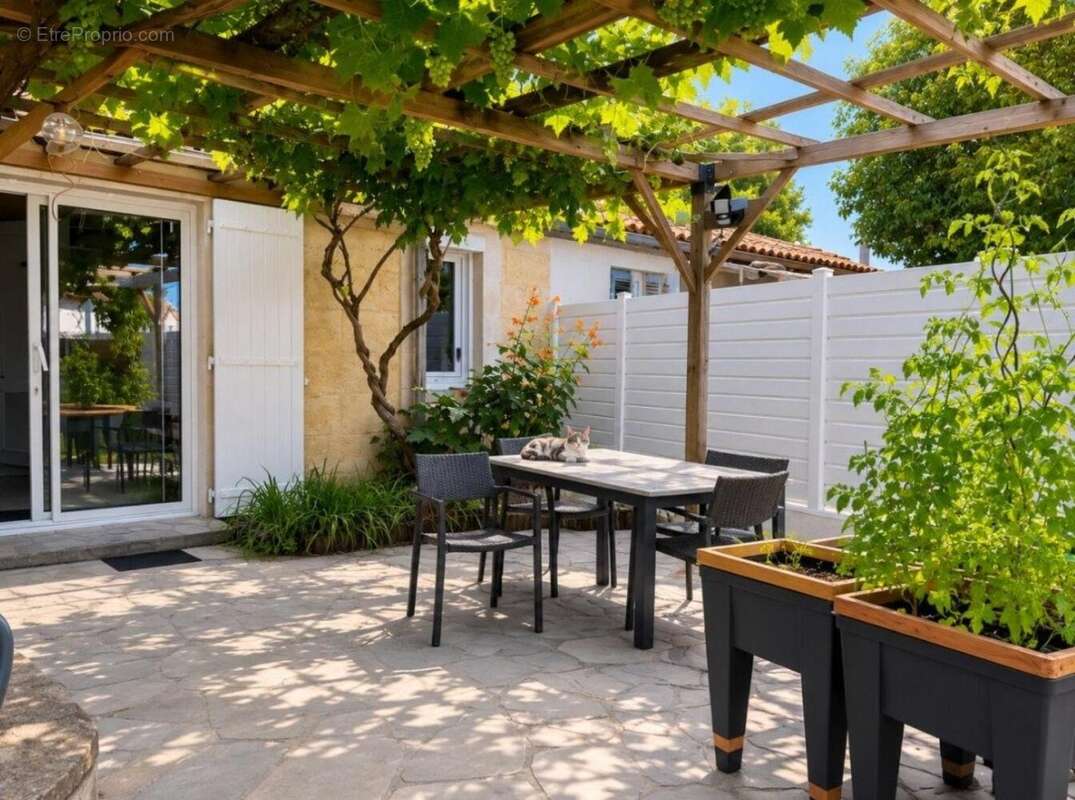 Maison 153 m² à Begles  - photo 2