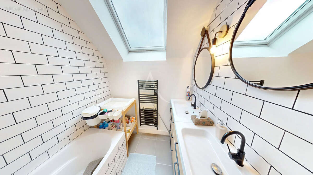 Maison à LA CHAPELLE-SAINT-MESMIN