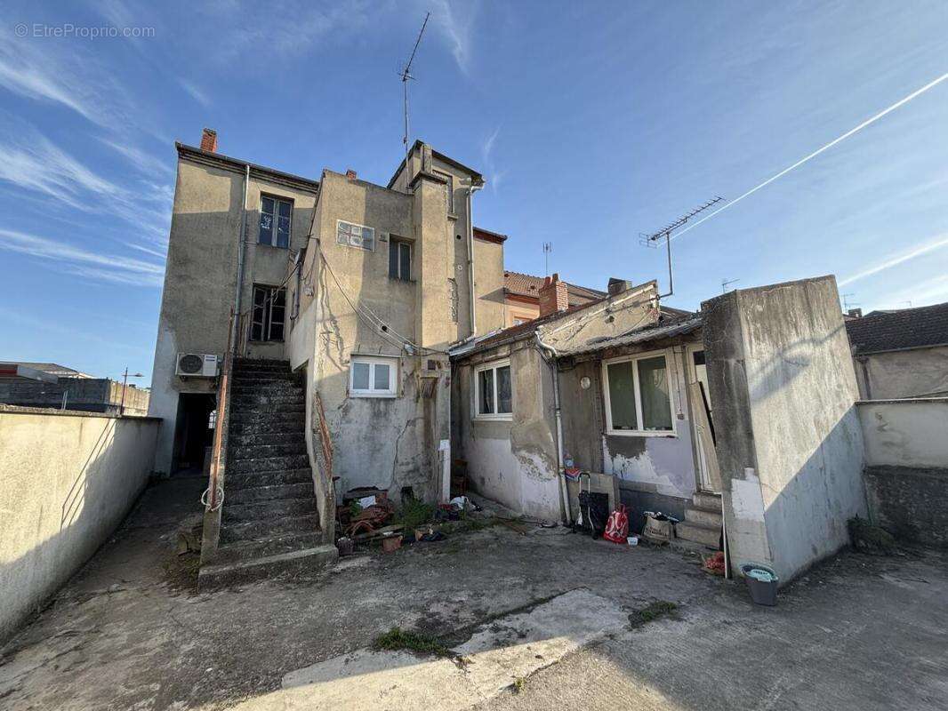 Appartement à COMMENTRY