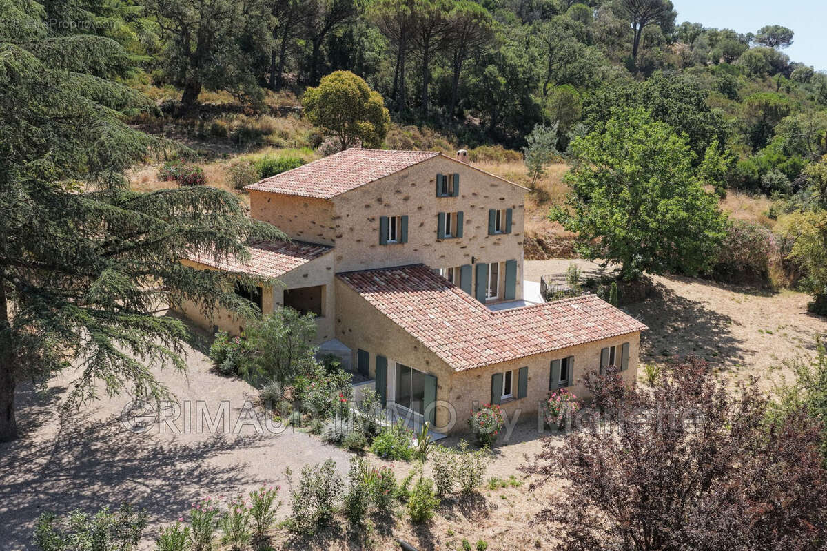 Maison à LA GARDE-FREINET
