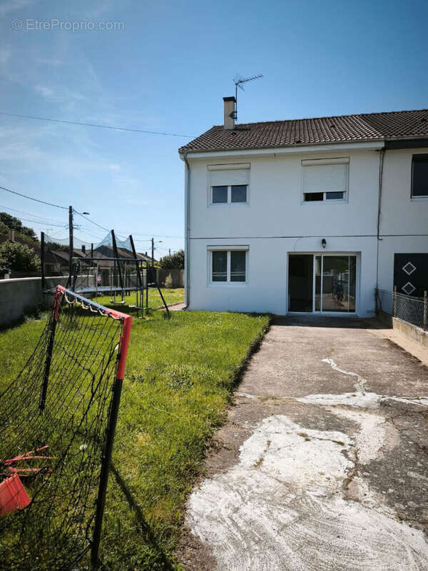 Maison à VARENNES-VAUZELLES