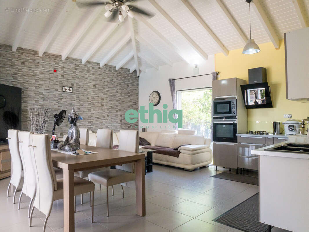 Maison à SAINTE-ANNE