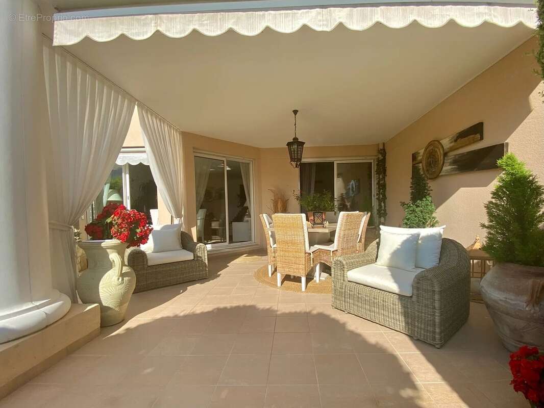 Appartement à ROQUEBRUNE-CAP-MARTIN