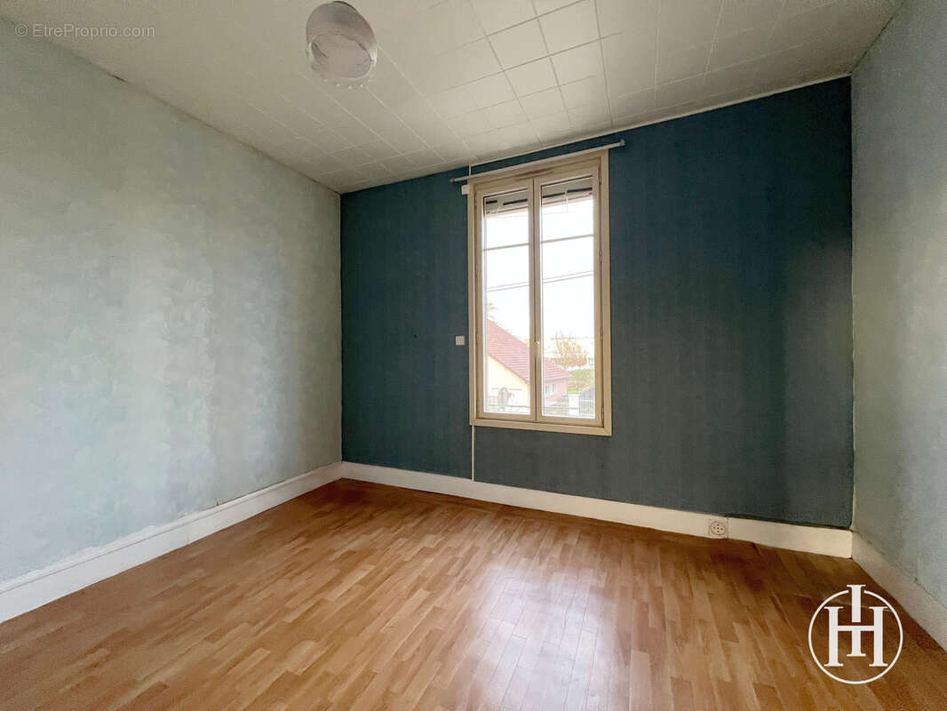 Maison à SAINT-AMAND-MONTROND