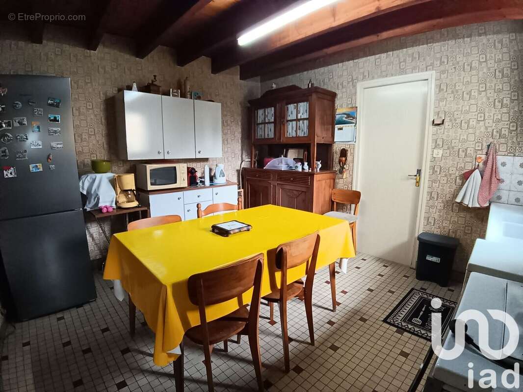 Maison 97 m² à Irais  - photo 8