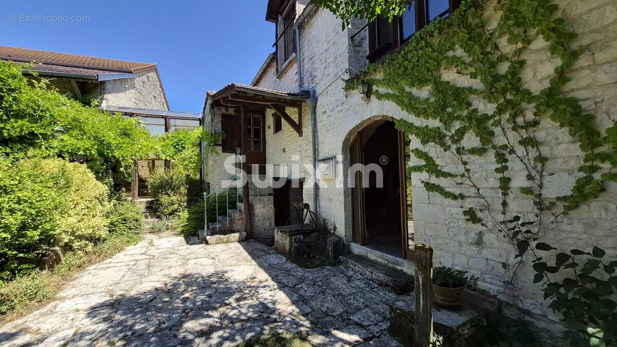 Appartement à NOYERS