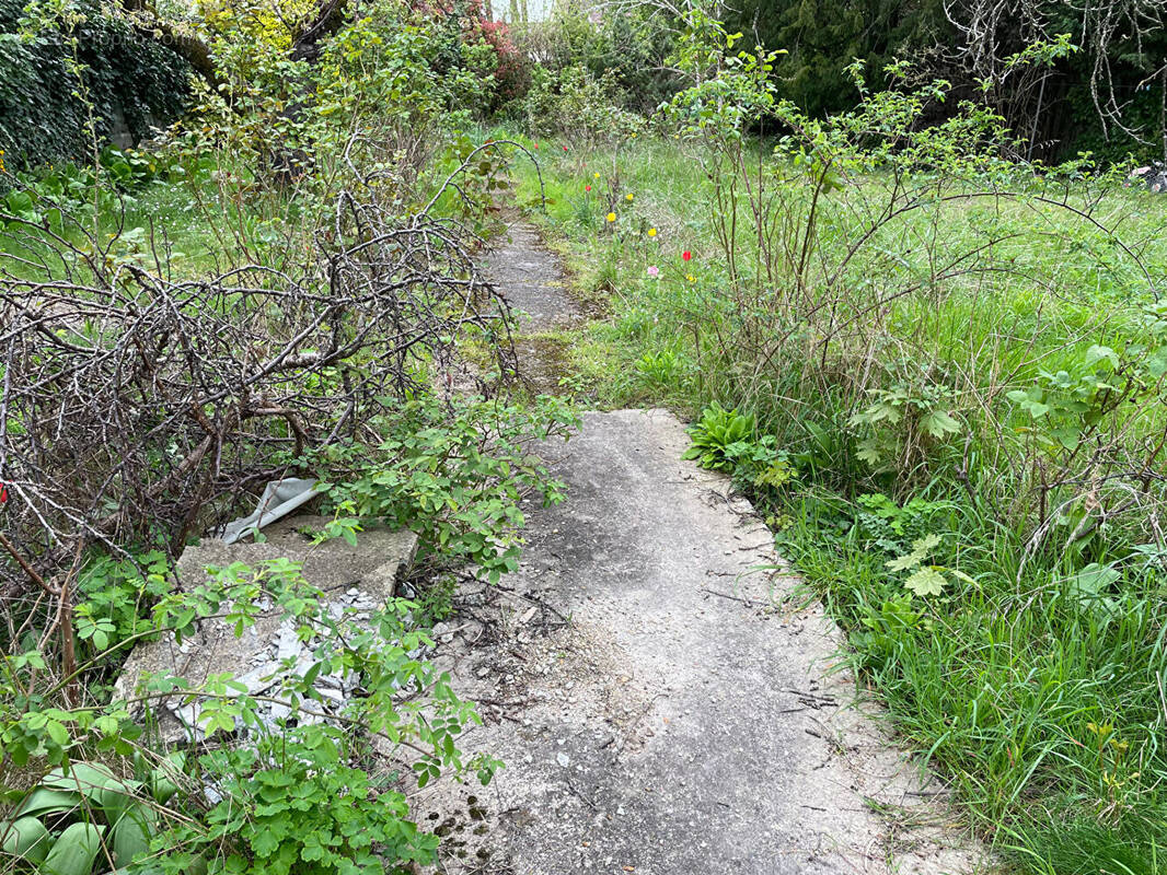 Terrain à BEAUMONT-SUR-OISE