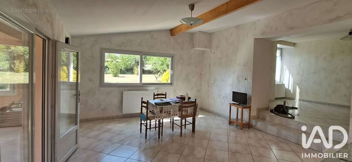 Maison 140 m² à Recoubeau-Jansac  - photo 6