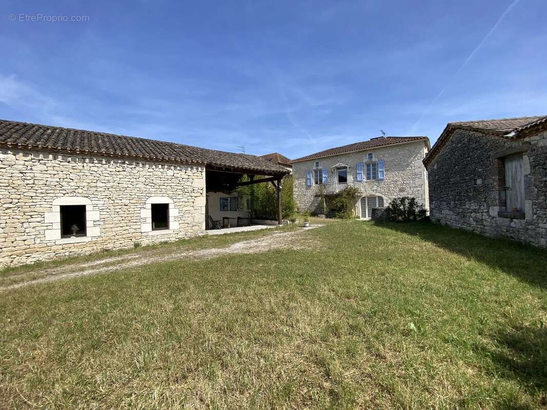 Ensemble authentique de fermes en pierre du Quercy - Porte-du-Quercy - photo 2