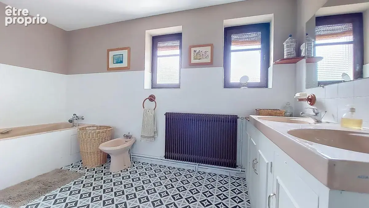 Maison - 5 Chambres - Cellier - Jardin - 2 Places de stationnement - Proche commodités - photo 25