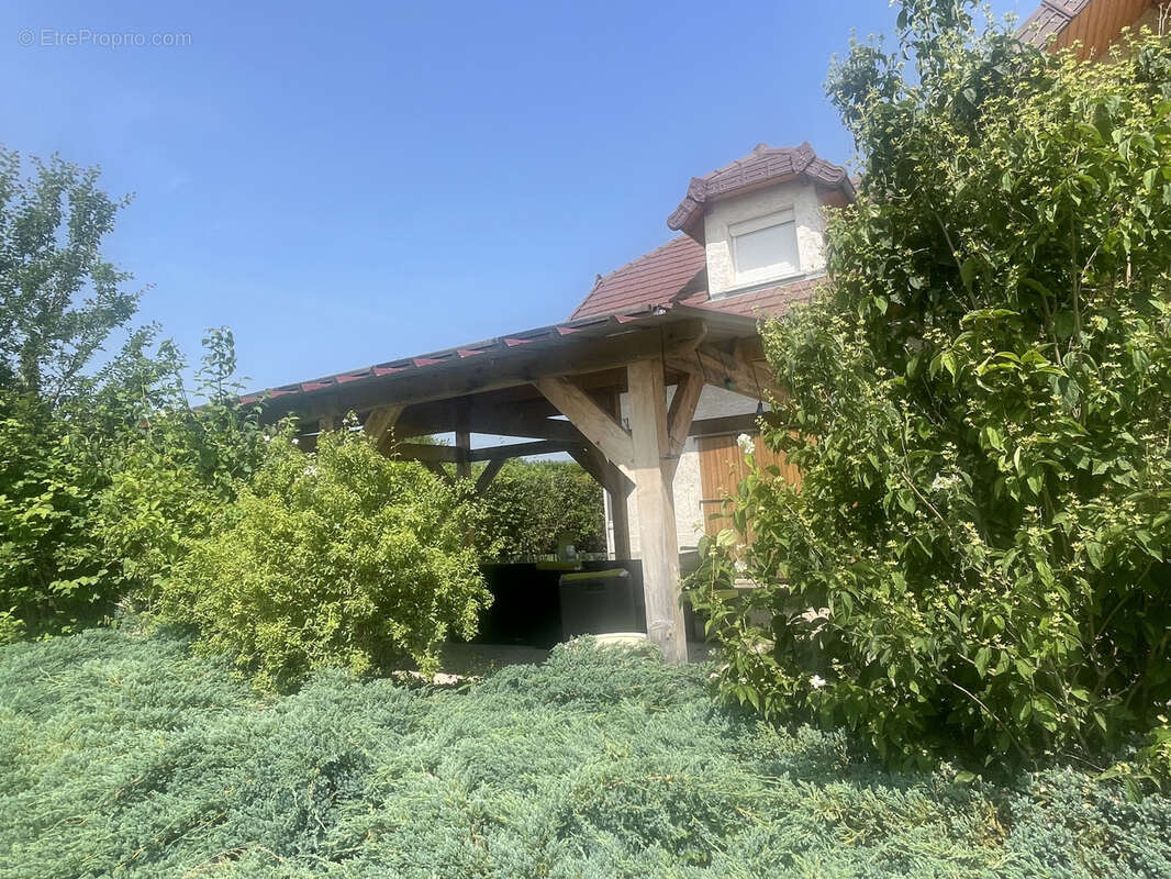 Maison à LENTIGNY