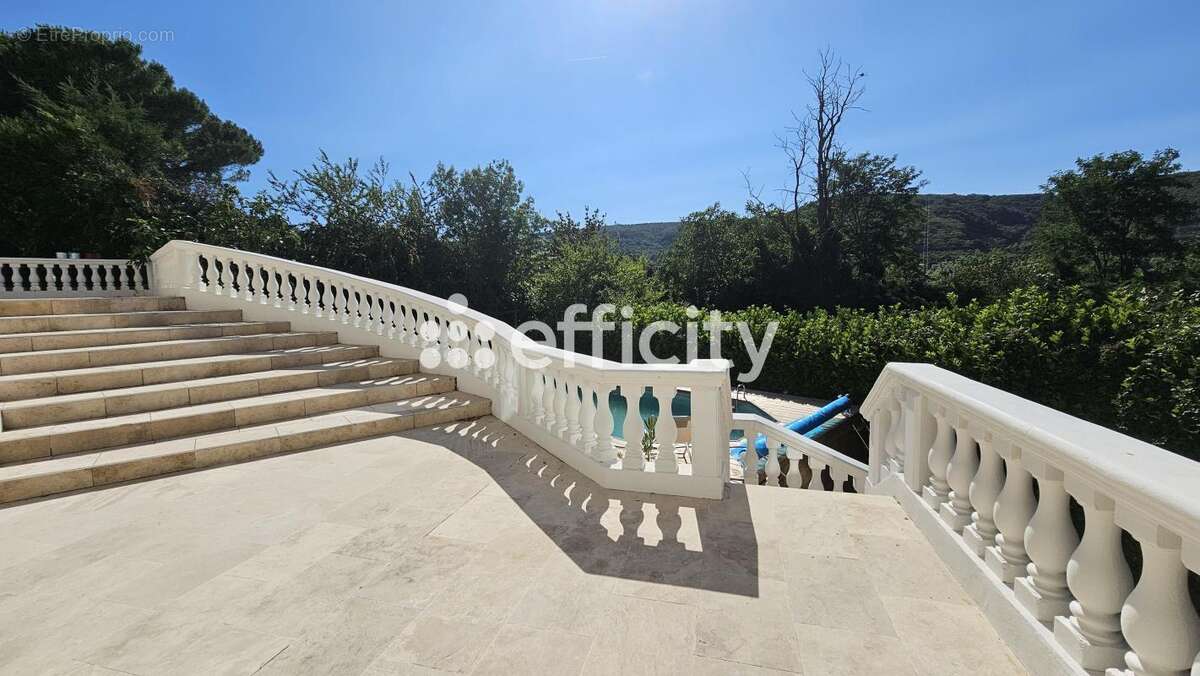 Maison 245 m² à Rochetaillee-Sur-Saone  - photo 11