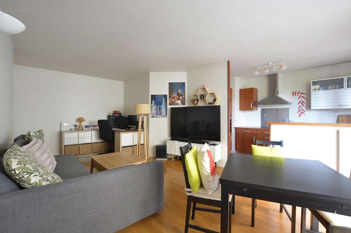 Appartement à COURBEVOIE