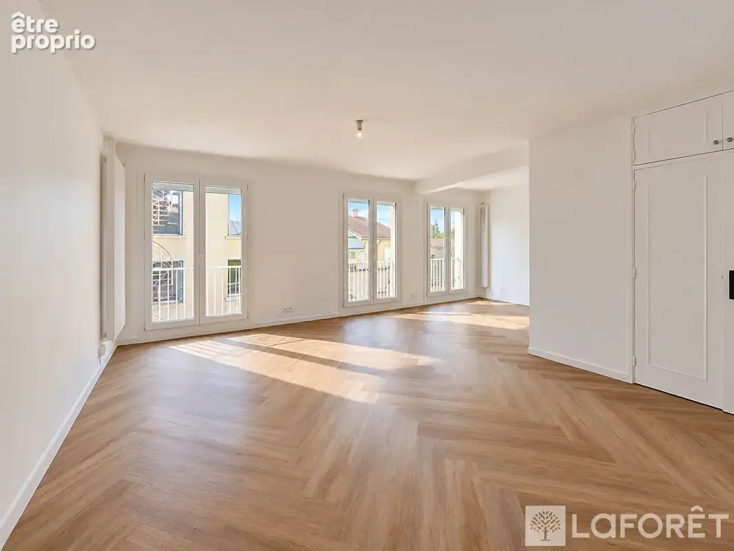 Superbe appartement rénové avec ascenseur / Terrasse 30 m²/ garage - photo 3