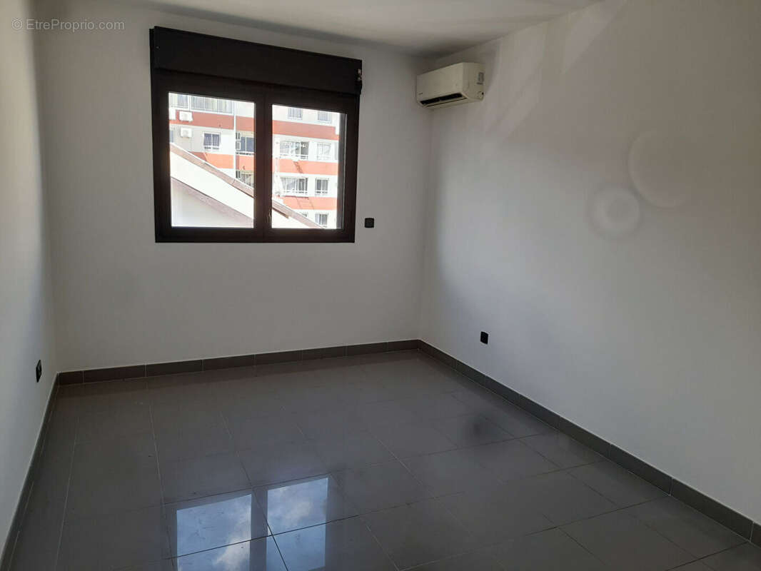 Appartement à SAINT-DENIS