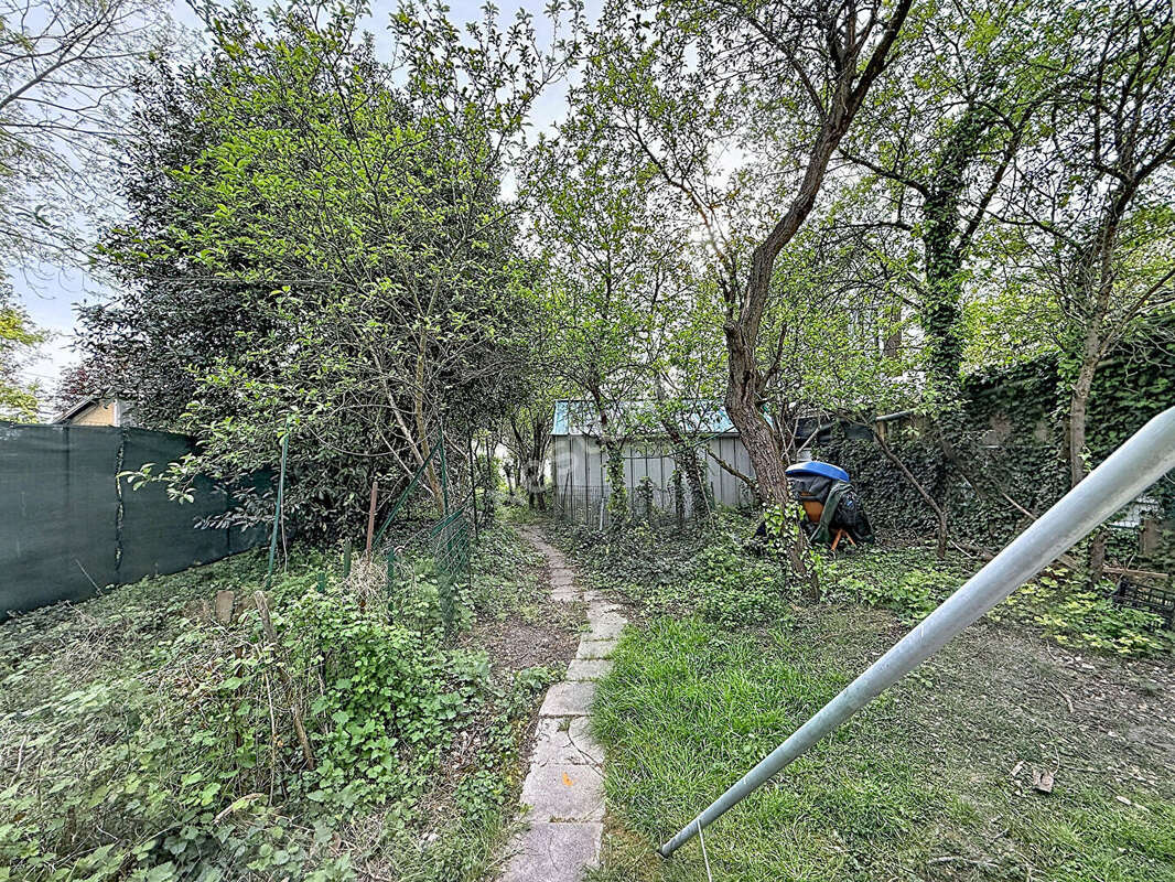 Montreuil, proche du parc montreau, grande maison sur 2 niveaux avec espaces exterieurs. ideal pour une grande famille, une acqu - photo 3