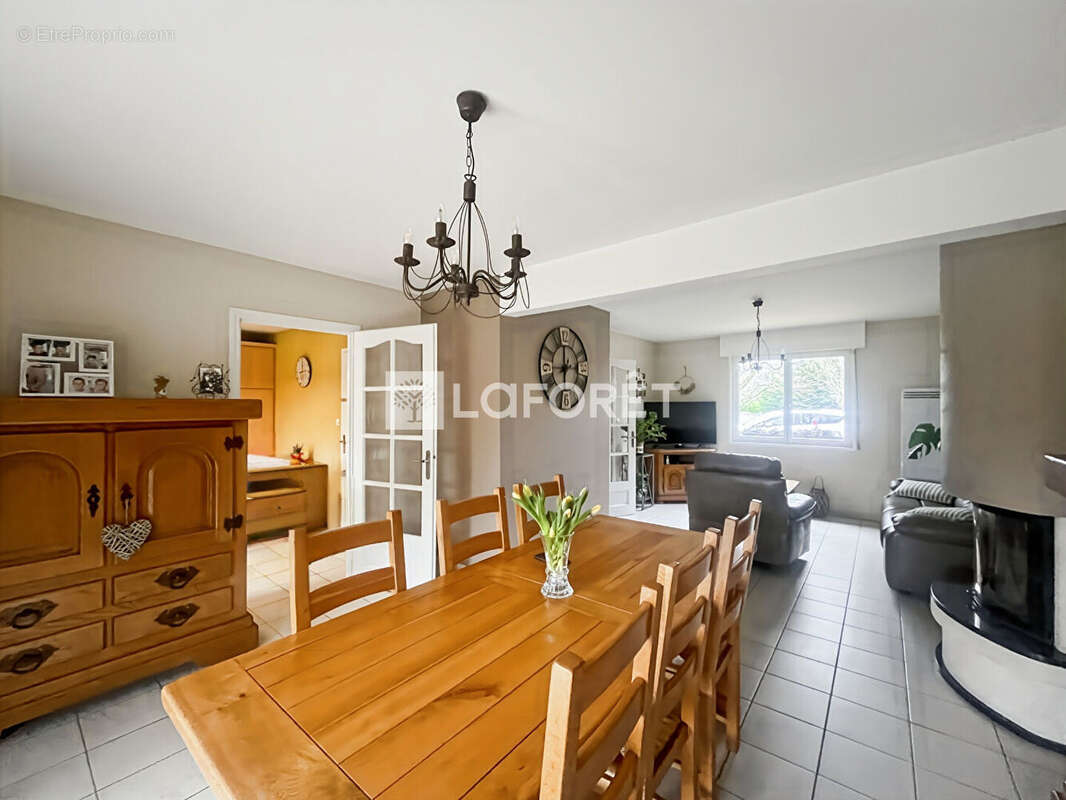 Maison à OYE-PLAGE