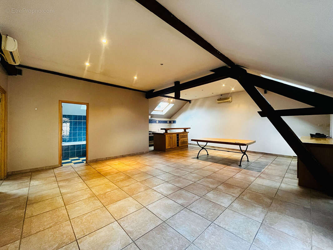 Appartement à MONTCEAU-LES-MINES