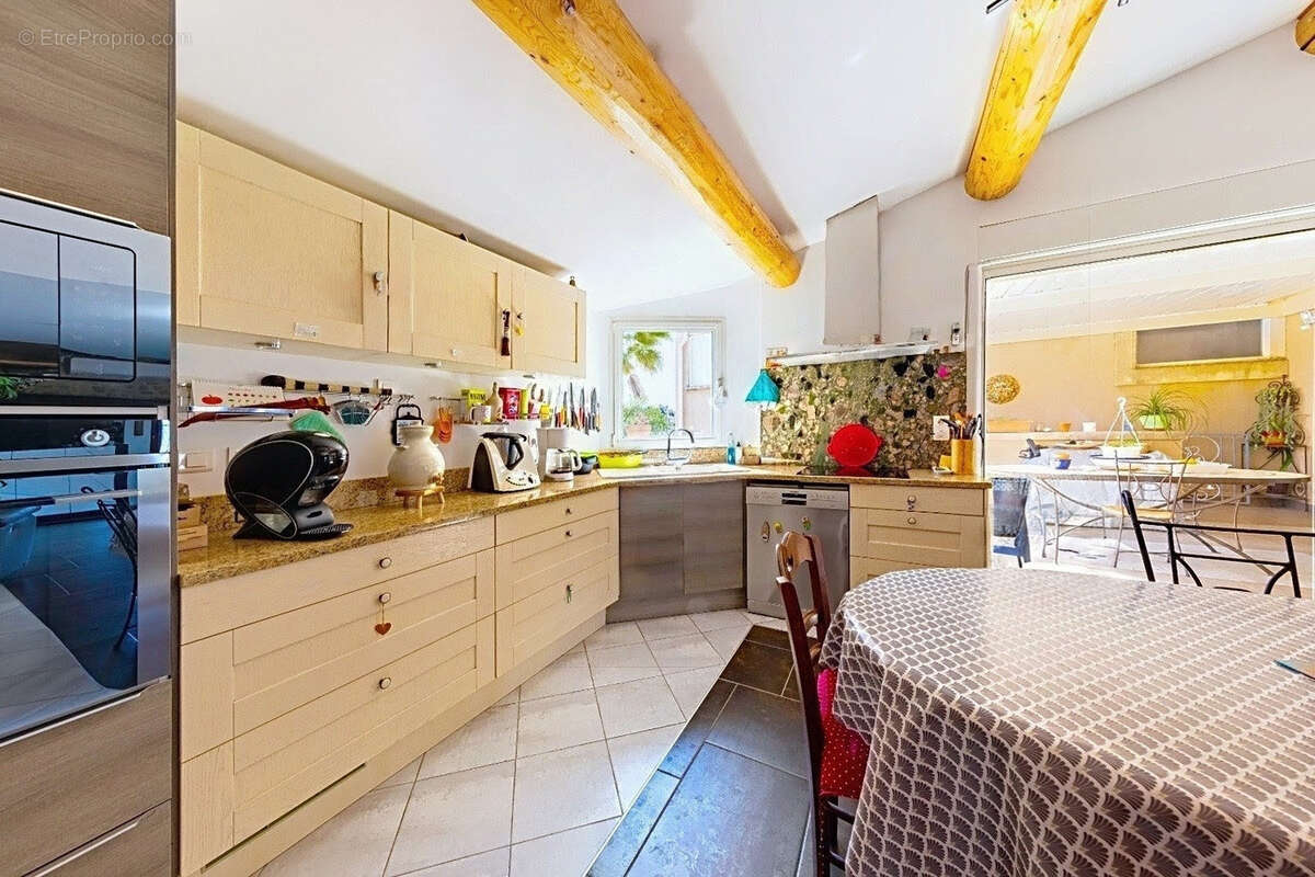 Sommières   Appartement d’exception avec terrasse, jardin et garage de 100 m2 - photo 3