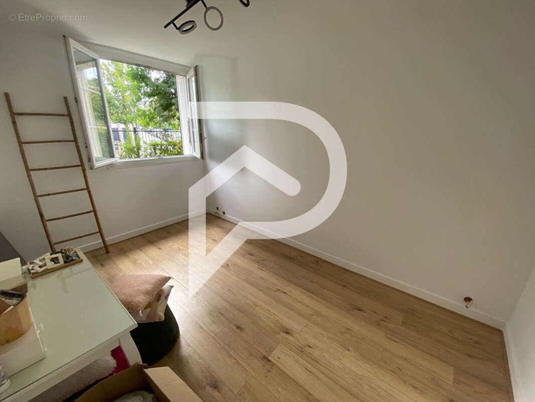 Appartement à COLOMBES