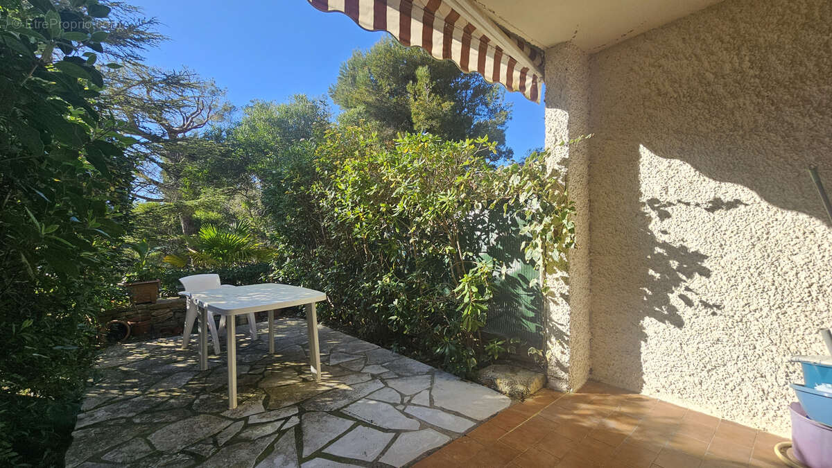 Appartement à SAINT-CYR-SUR-MER
