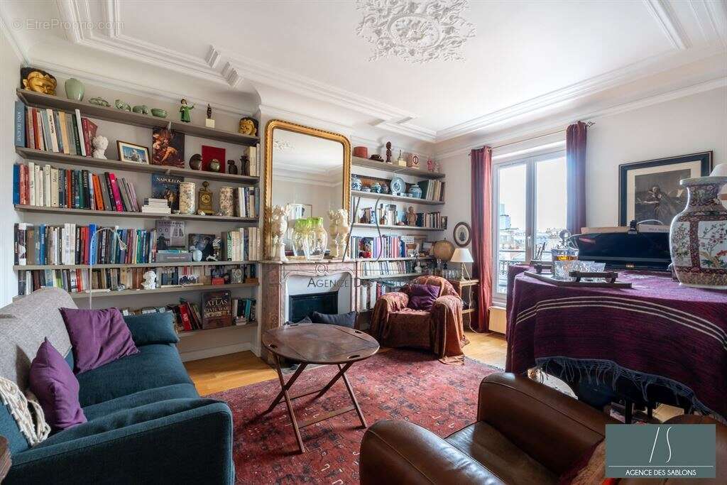 Appartement à PARIS-17E