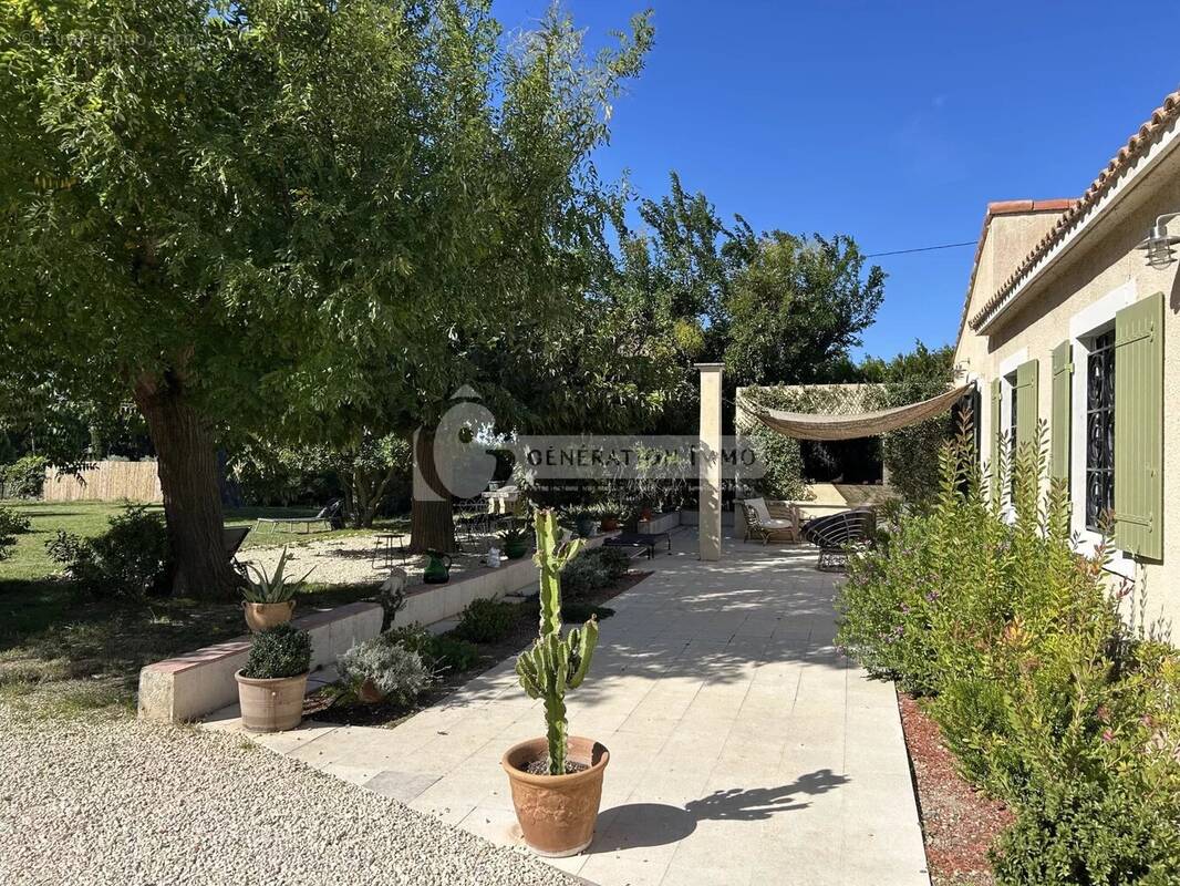 Maison à FONTVIEILLE