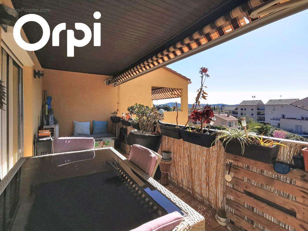 Appartement à SOLLIES-PONT